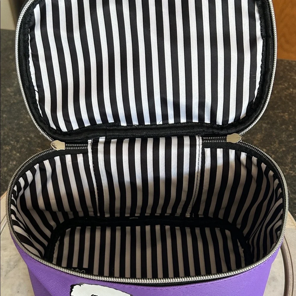 Marc Tetro Cosmetic Bag & Wallet - Picture 3 of 7
